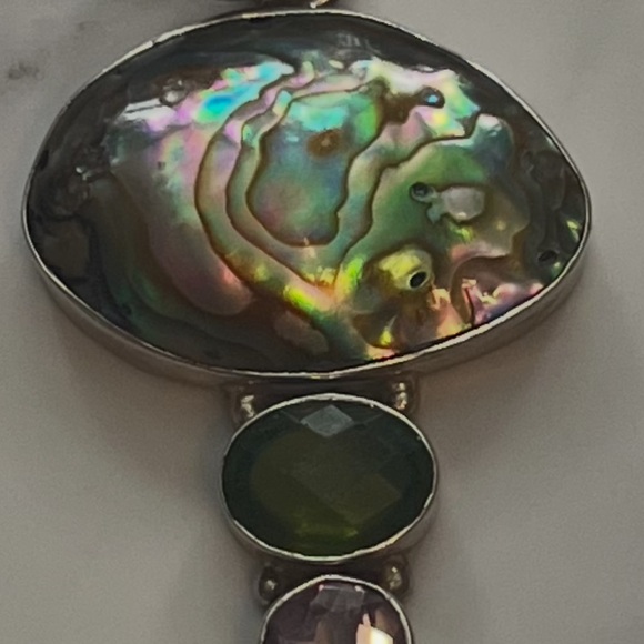 Elegant Silver Pendant with Abalone, Peridot, and Amethyst Gemstones - Picture 3 of 7